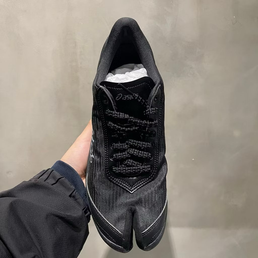 Kiko Kostadinov x ASICS ILARGI FF 黑 分趾鞋 Tabi