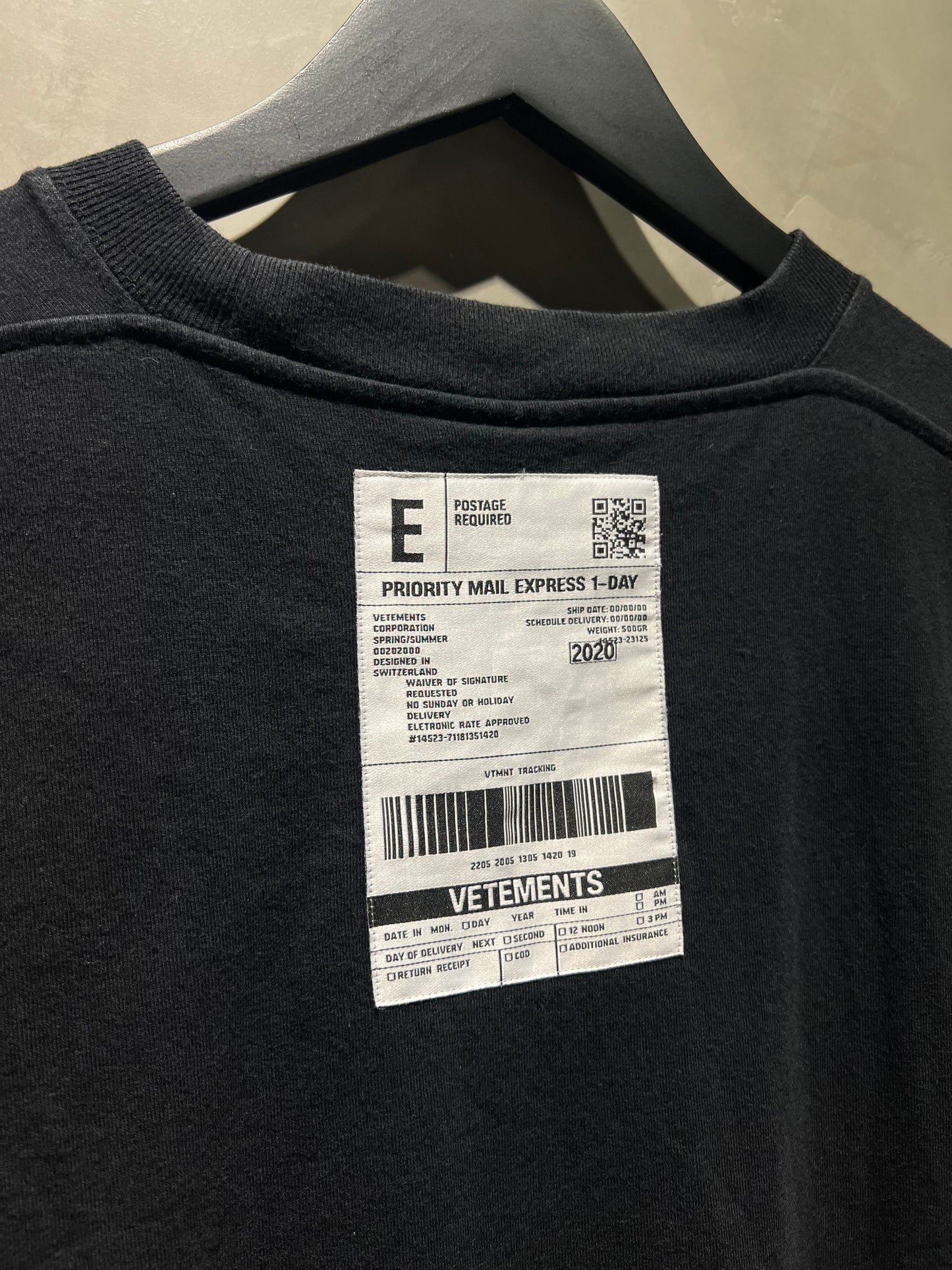 vetements黑色胸前LOGO T 中古