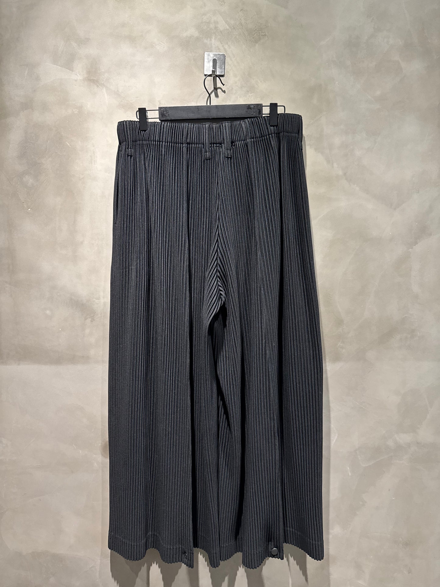 Homme Plissé Issey Miyake黑色寬長褲 中古
