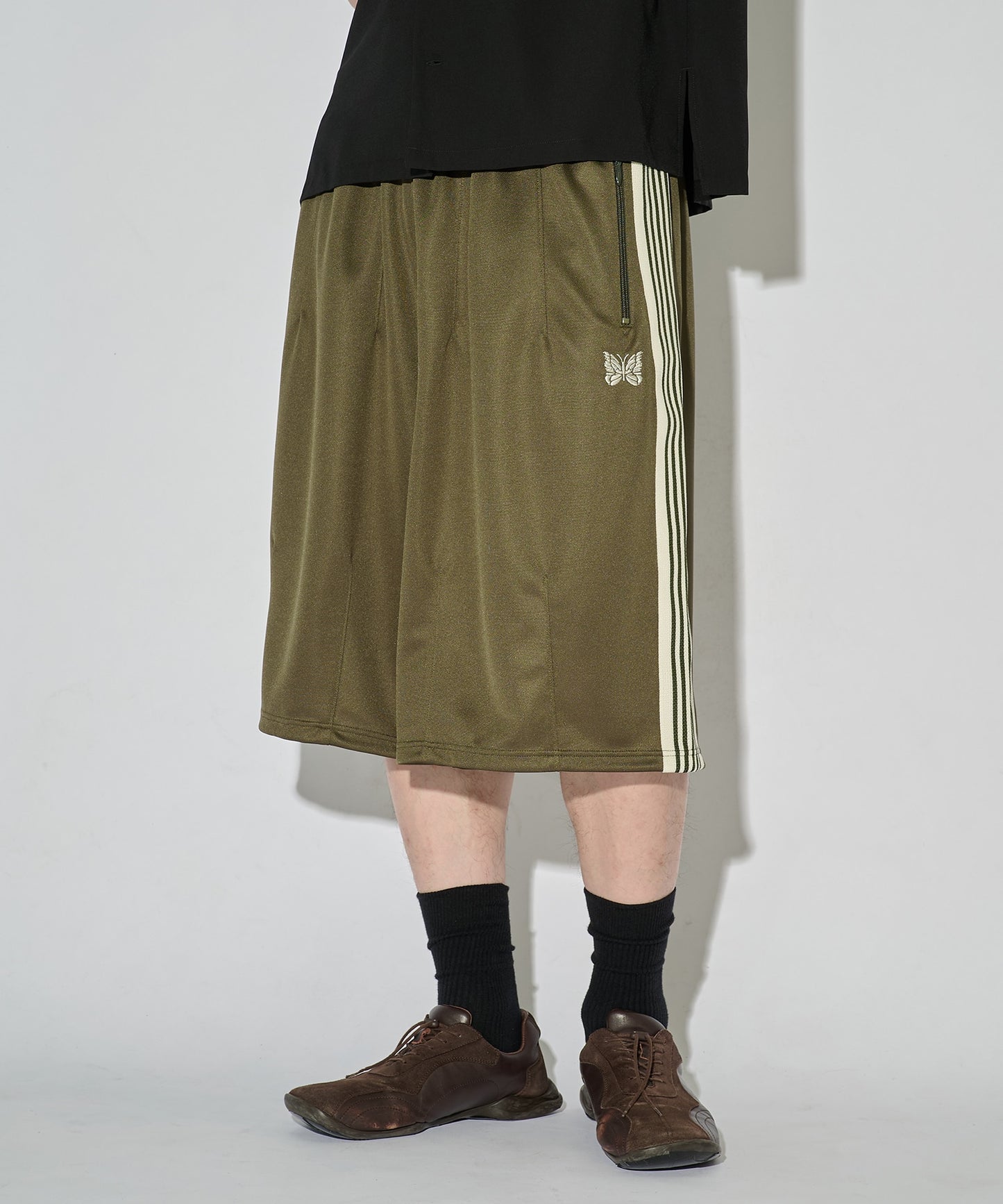 Needles 別注款 H.D Track Short Pant - Poly Smooth 橄欖綠 全新