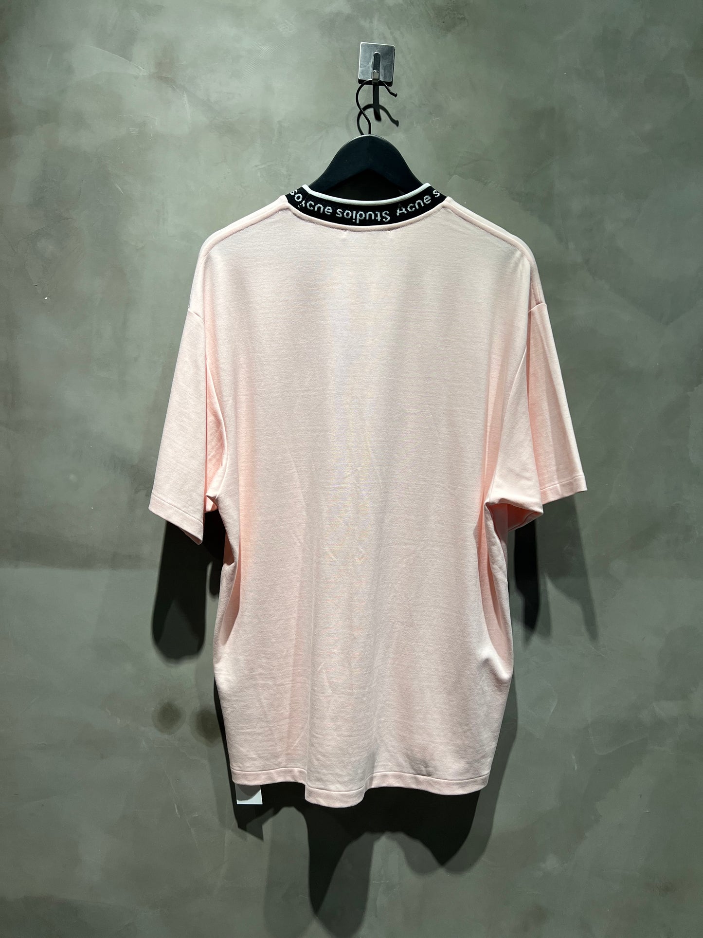 Acne studios粉色領口LOGO T 中古