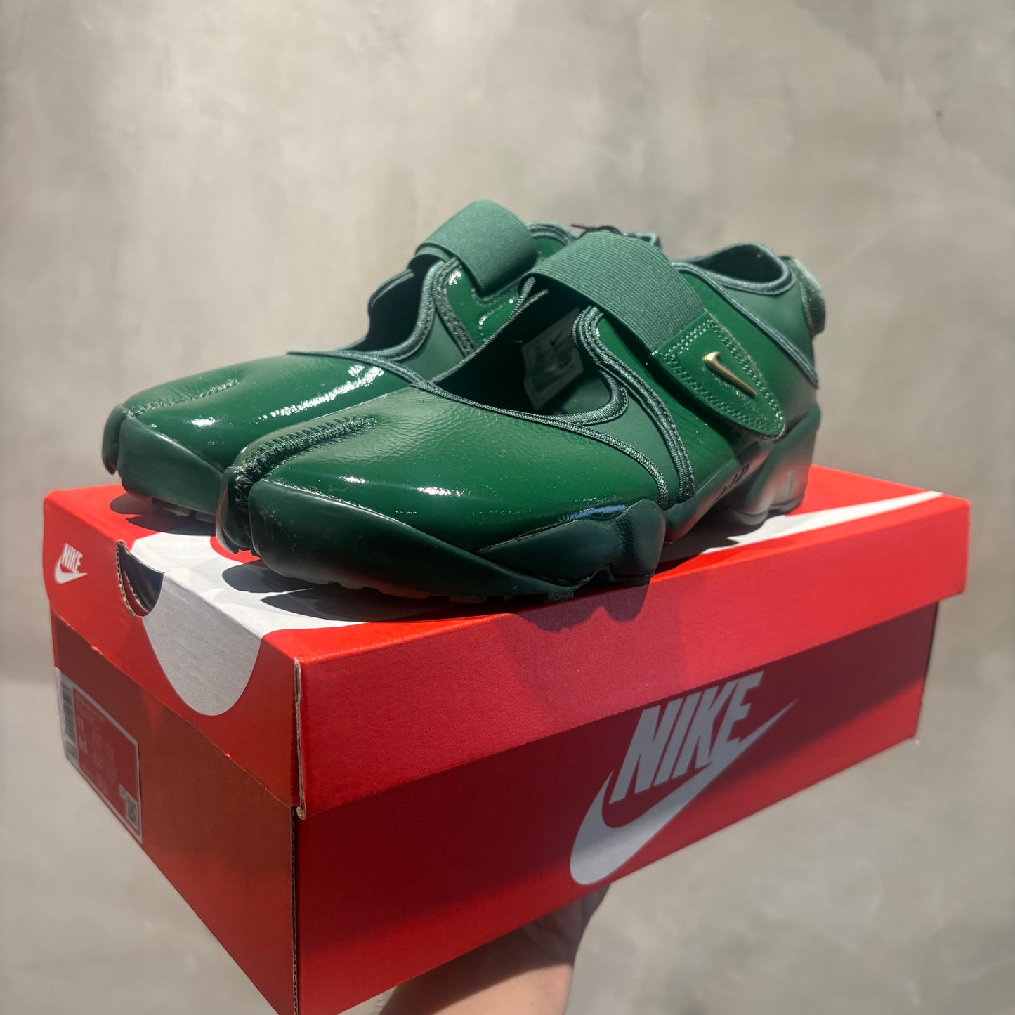 Nick Air Rift 亮綠分指鞋 全新