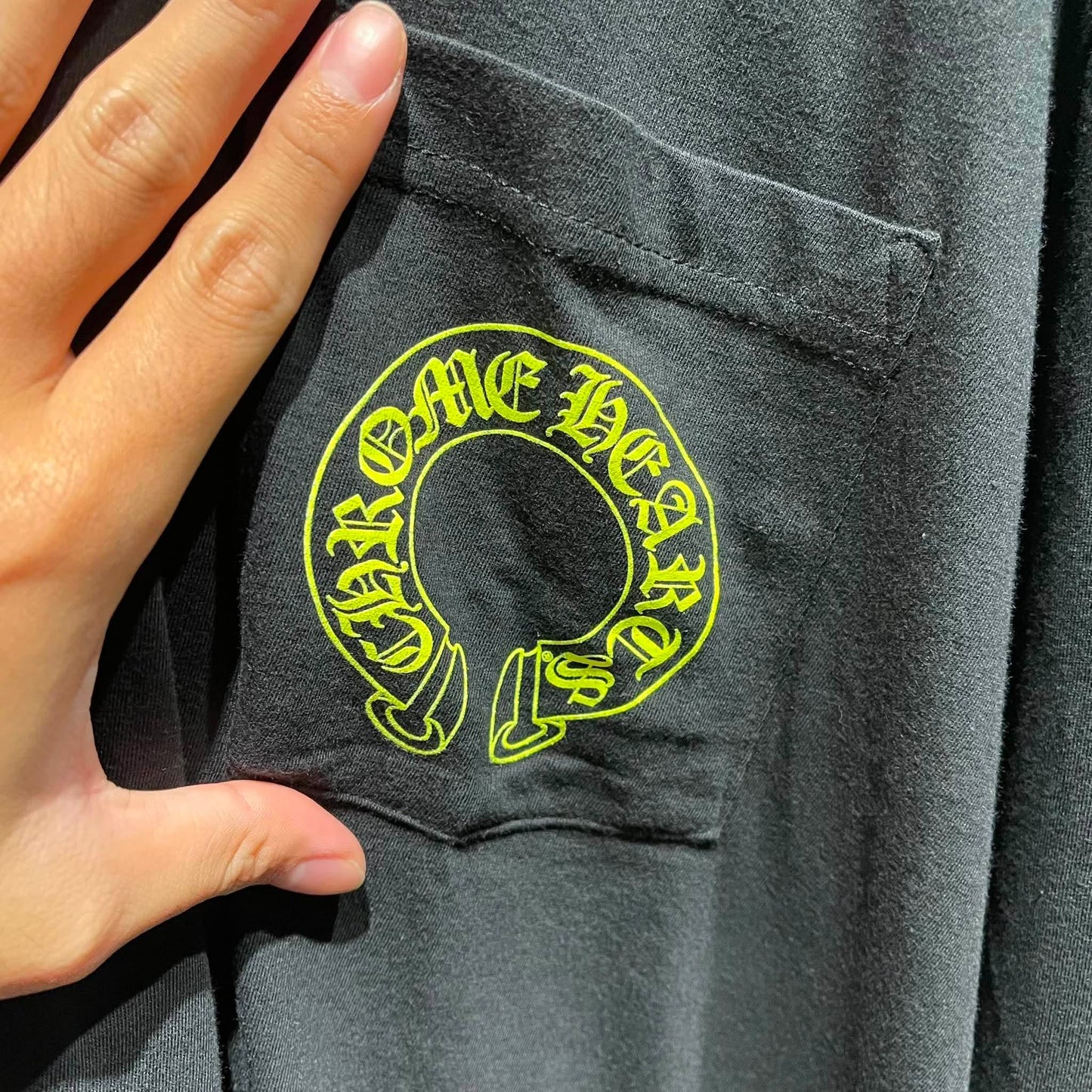 Chrome Hearts Horseshoe Logo Pocket LS T-Shirt Black Neon 克羅心 馬蹄 花臂薄長袖