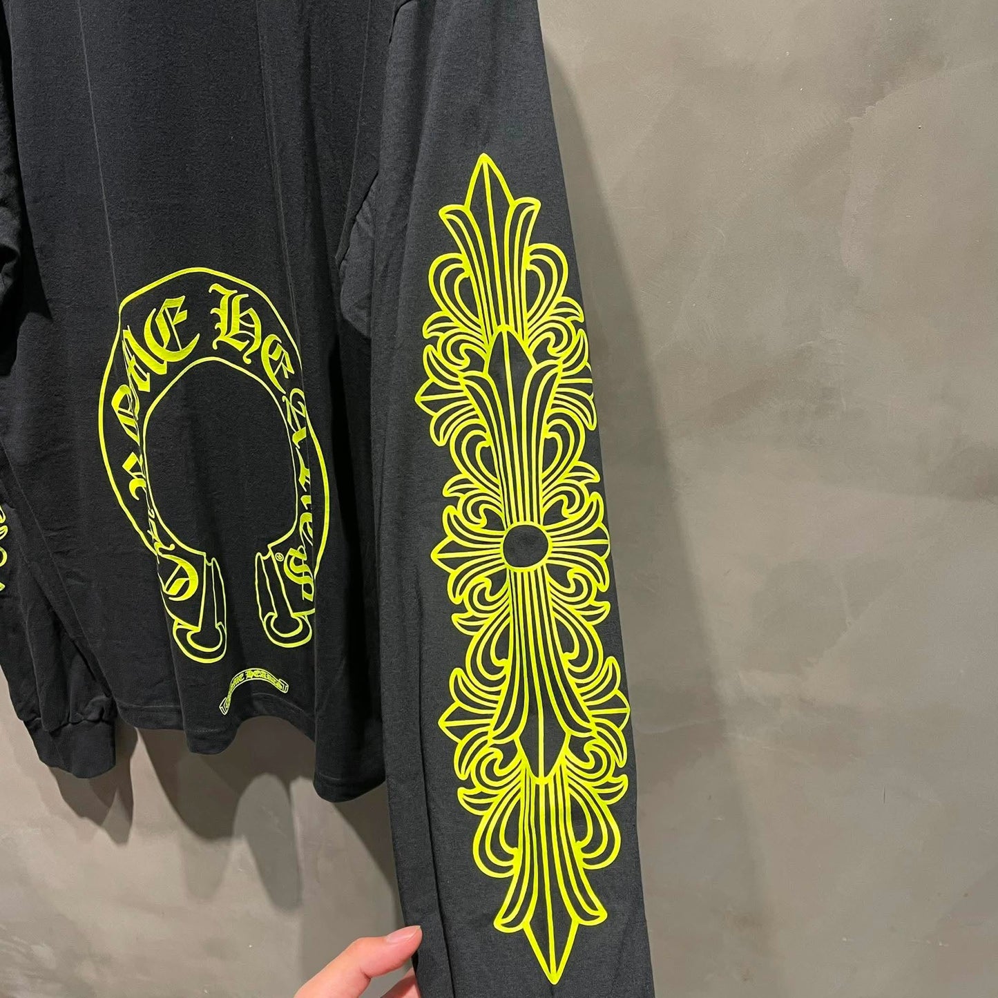 Chrome Hearts Horseshoe Logo Pocket LS T-Shirt Black Neon 克羅心 馬蹄 花臂薄長袖