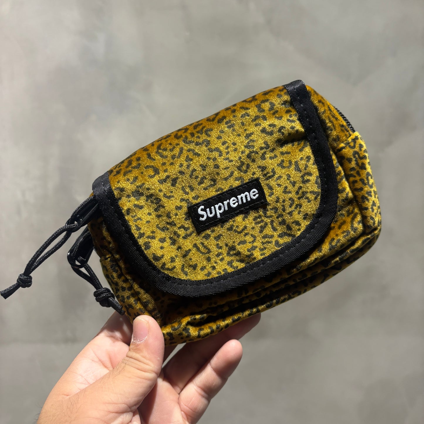 Supreme Velvet Mini Pouch 全新 天鵝絨 抽繩小包