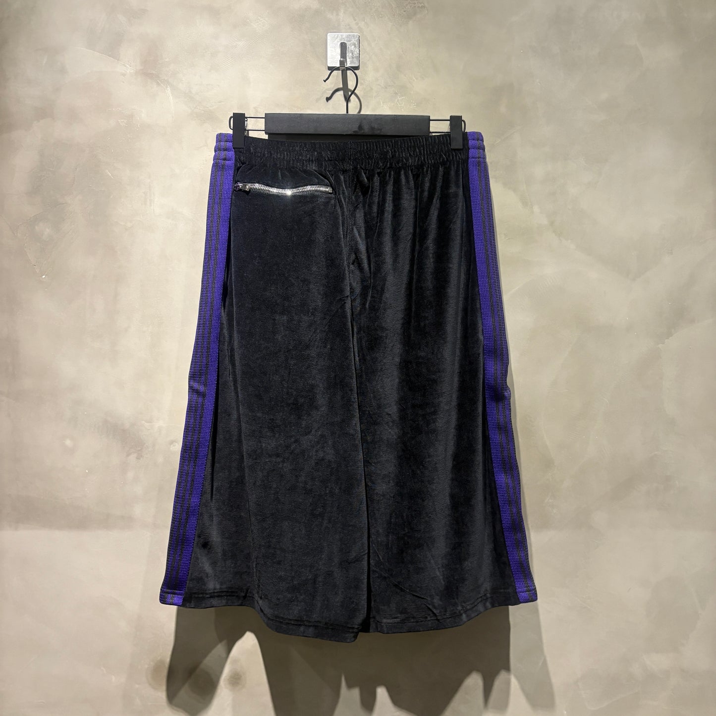 Needles 別注款 H.D.Track Shorts - C/PE Velour BLACK 天鵝絨材質