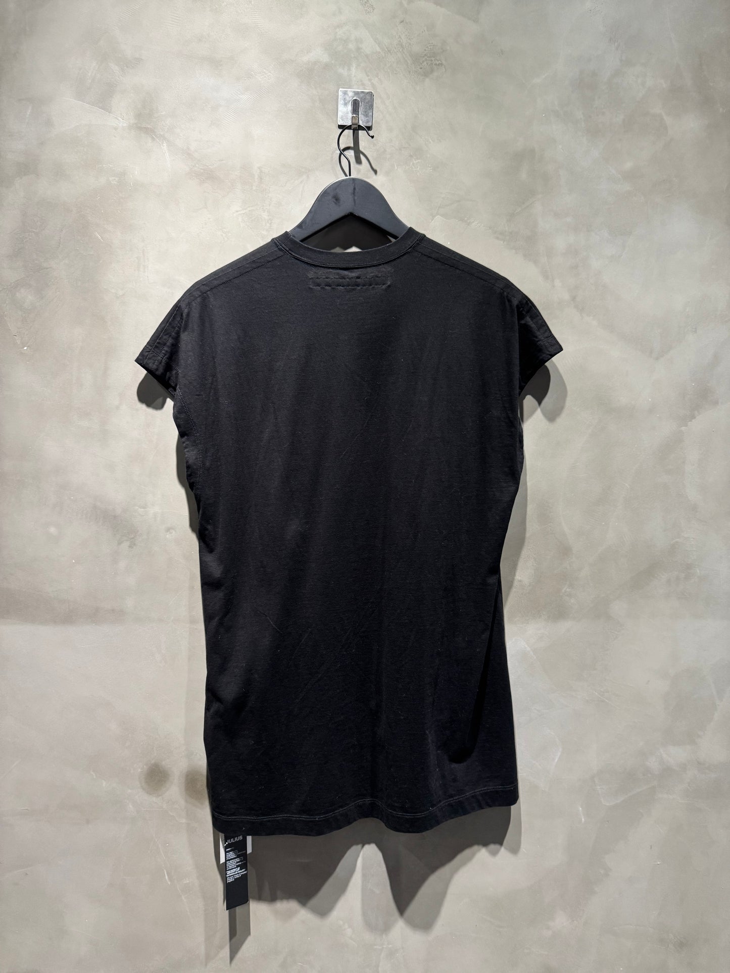 Julius 黑無袖圖案上衣 中古