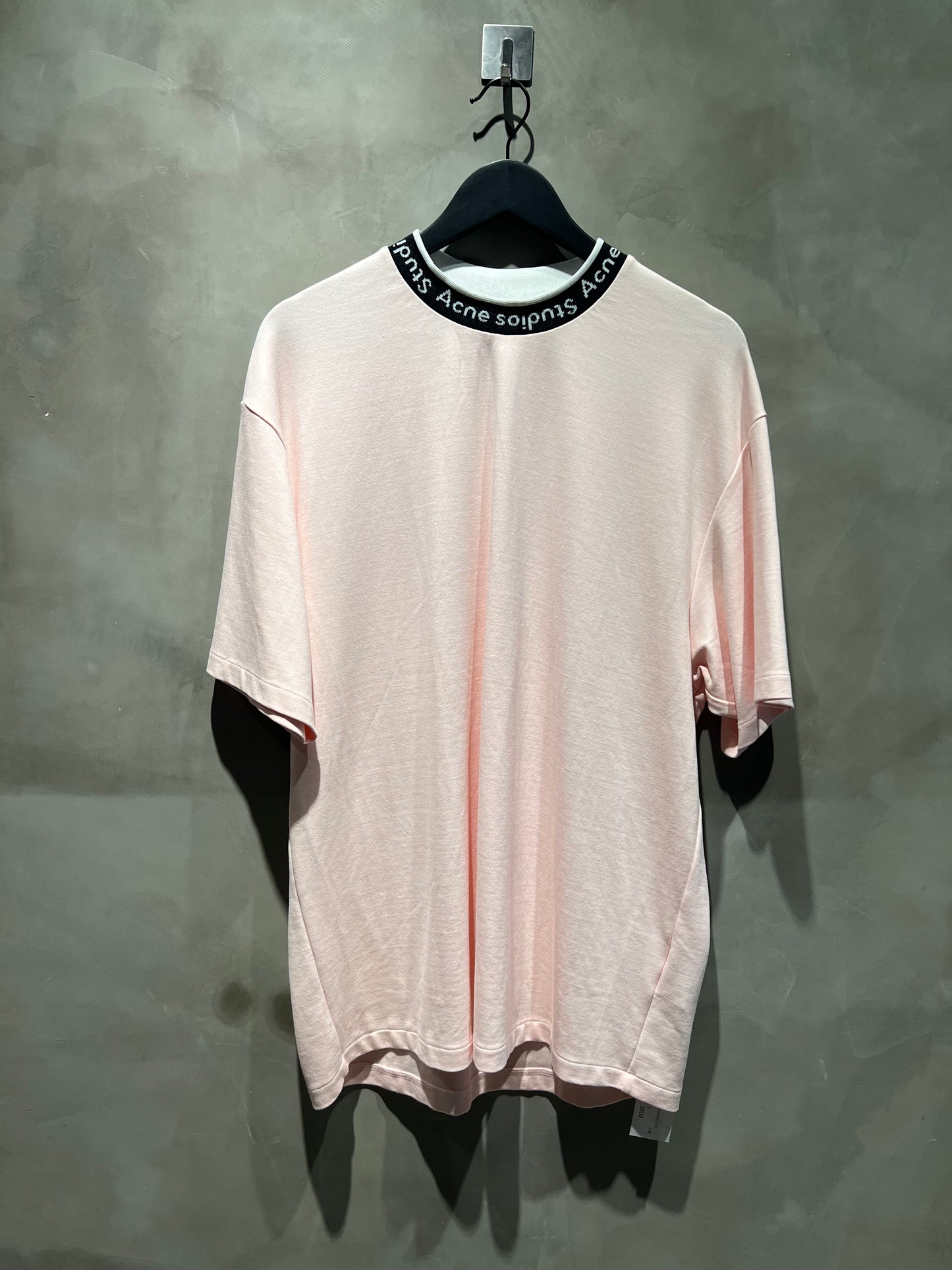 Acne studios粉色領口LOGO T 中古