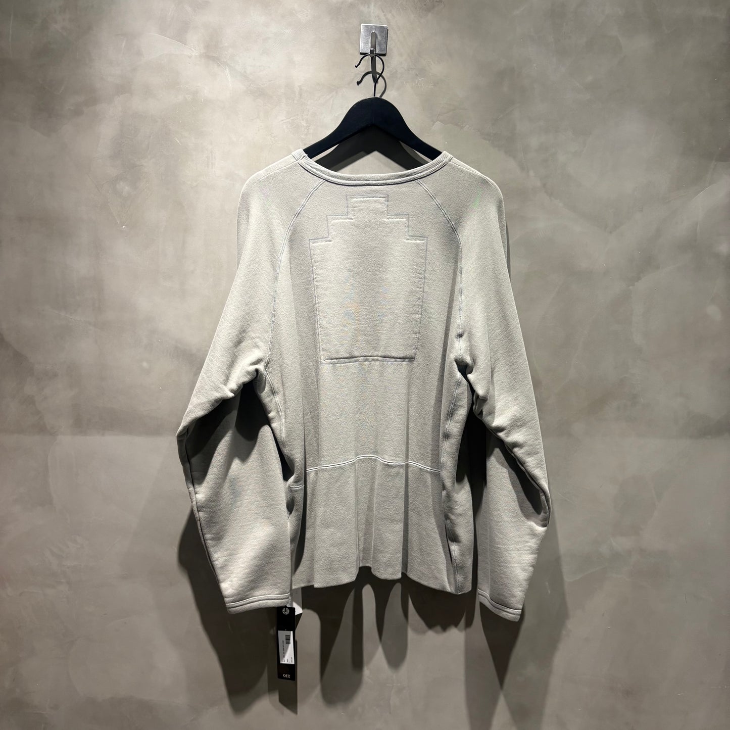 C.E - HALF PANEL RIB CREW NECK KHAKI 大學T 全新