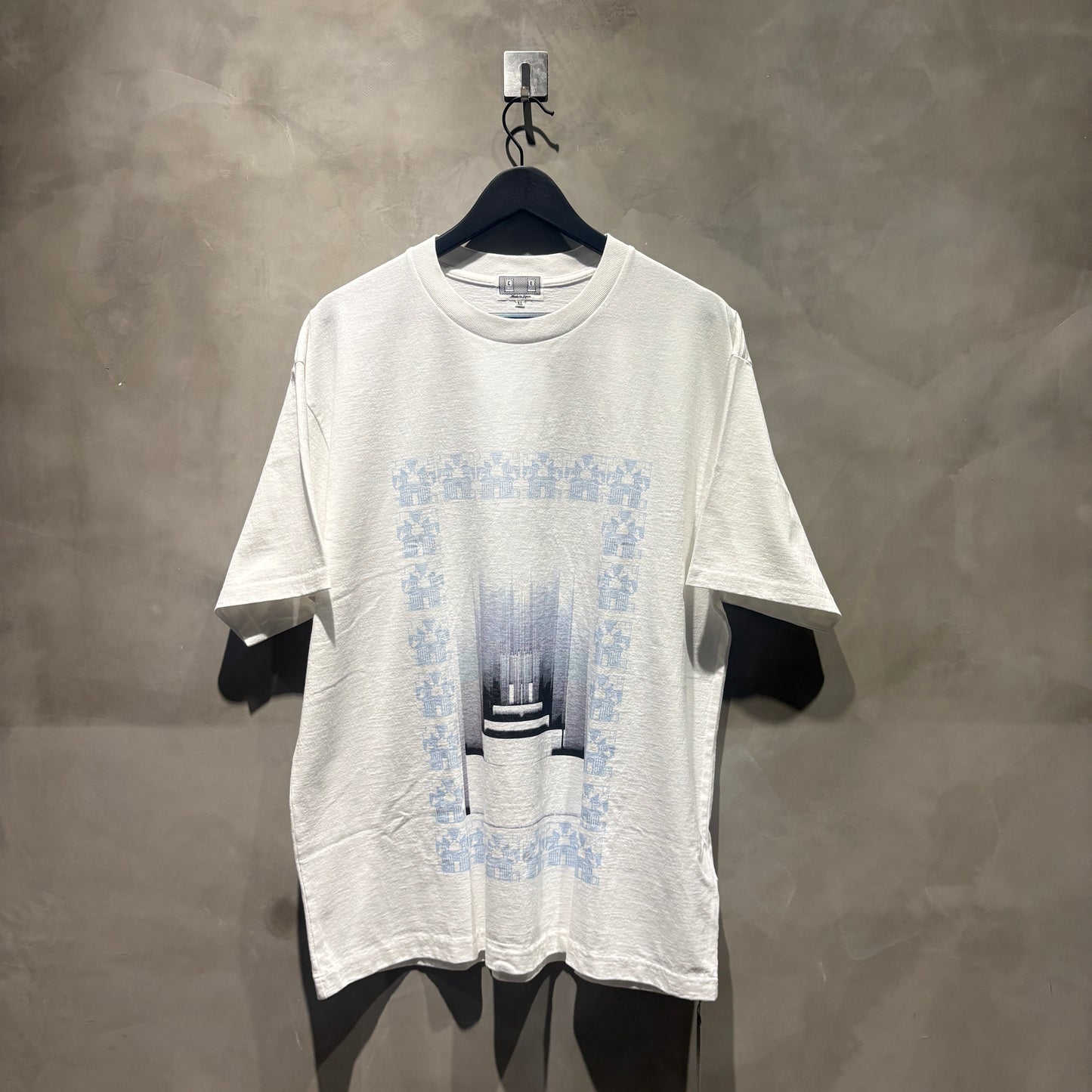 C.E - AS v403 T 全新