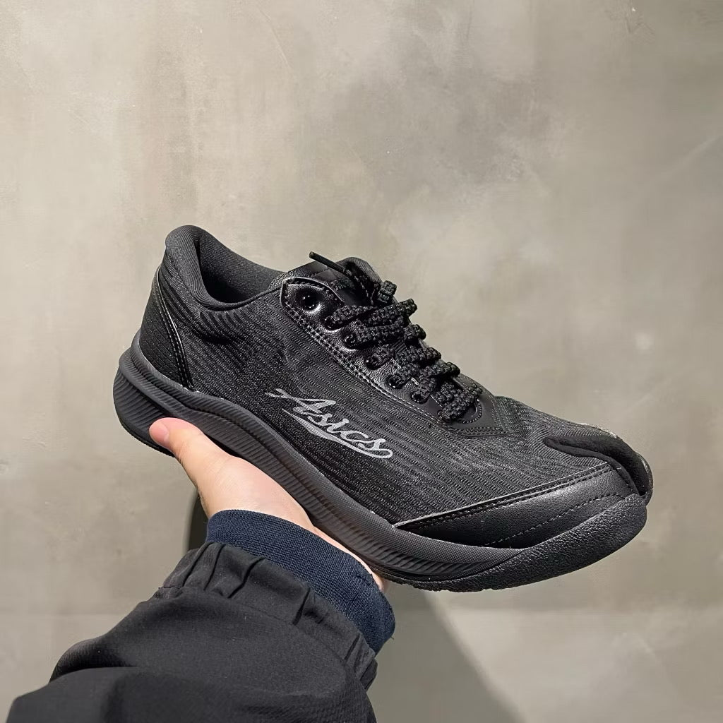 Kiko Kostadinov x ASICS ILARGI FF 黑 分趾鞋 Tabi