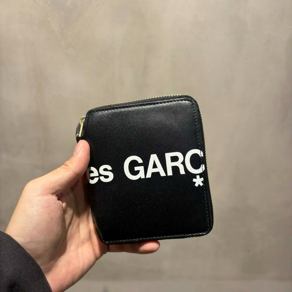 CDG COMME des GARCONS HUGE LOGO 黑錢包