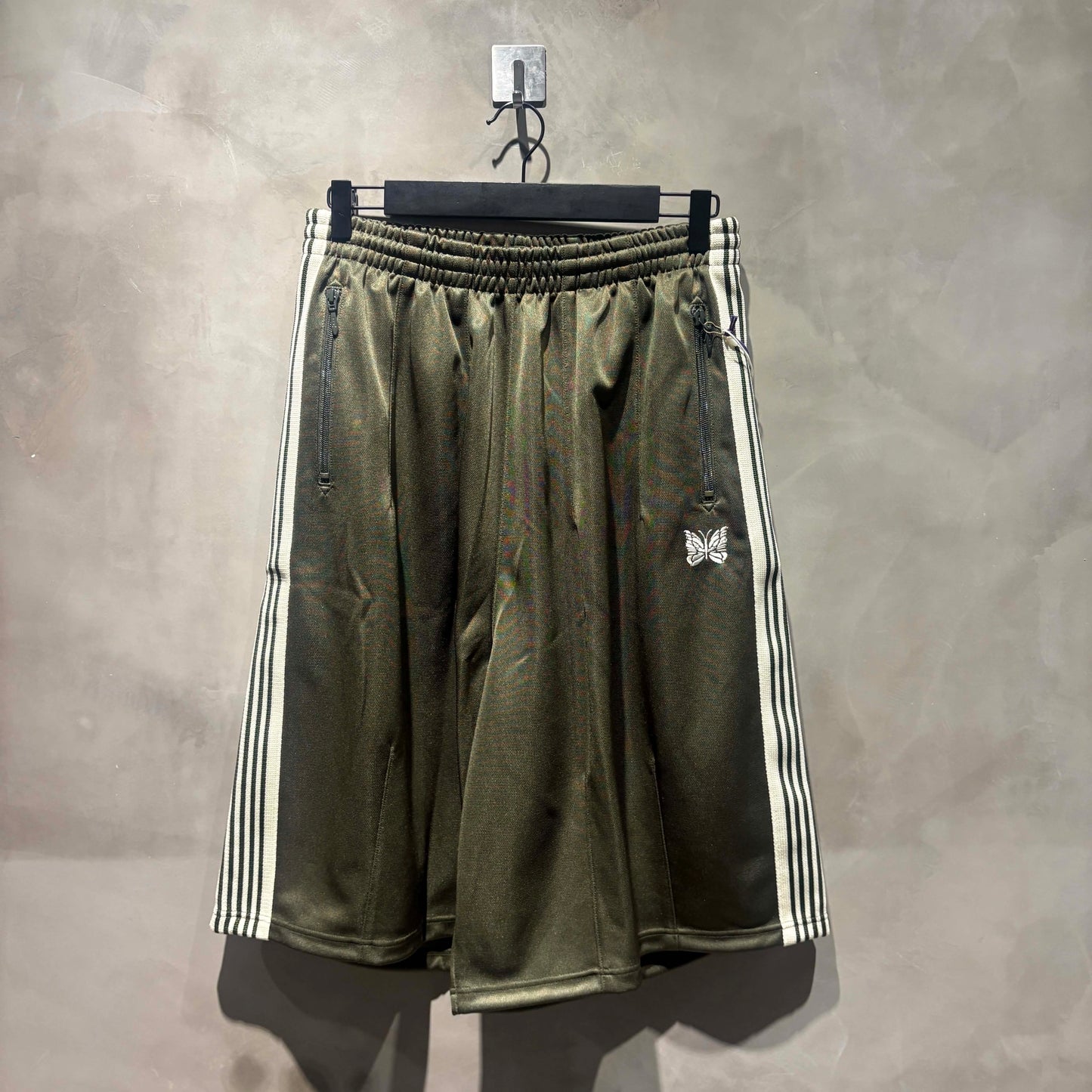 Needles 別注款 H.D Track Short Pant - Poly Smooth 橄欖綠 全新